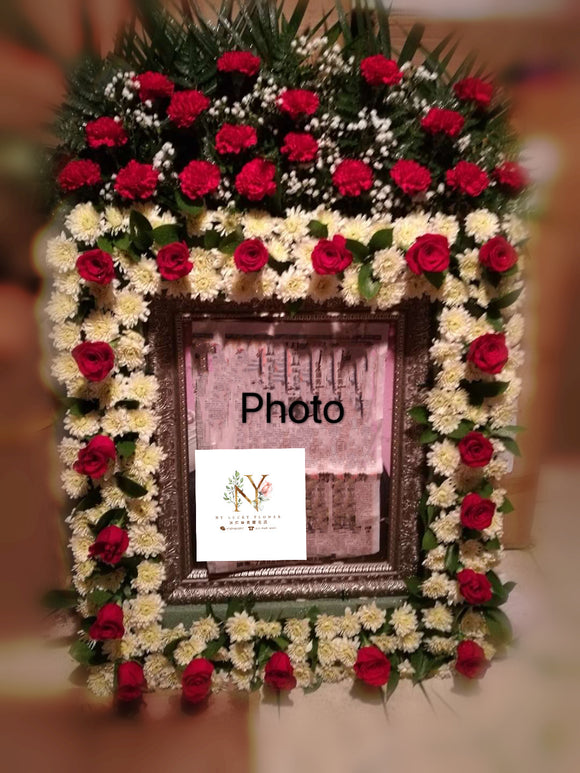 紅白色相框花 Photo Wreath