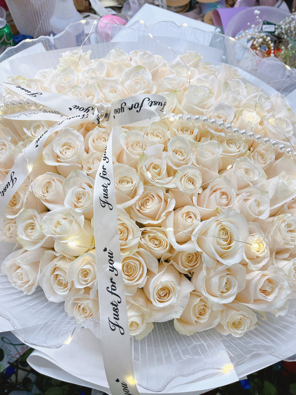 白玫瑰花束｜ White Roses Bouquet
